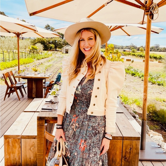 Meet your Posher, Karri - Picture 3 of 7